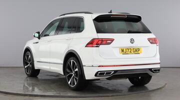 2022 Volkswagen 2.0 TDI R-Line DSG Euro 6 5-door (White) - Image: 3