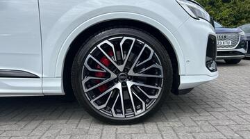 2025 Audi 4.0 TFSI V8 Black Edition Tiptronic quattro Euro 6 5-door (White) - Image: 5