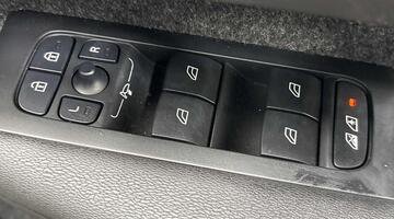 2025 Volvo 2.0 B4 MHEV Plus DCT Auto Euro 6 5-door (Blue) - Image: 24