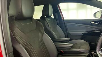 2024 Volkswagen Pro 77kWh Match Auto 5-door (Red) - Image: 19