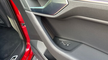 2025 Volkswagen 3.0 TDI V6 Black Edition Tiptronic 4Motion Euro 6 5-door (Red) - Image: 41