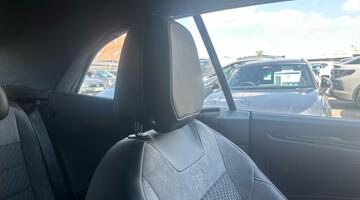 2025 Volkswagen TSI R-Line DSG 2WD Euro 6 2-door (Black) - Image: 19