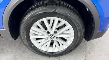 2022 Volkswagen 1.0 TSI Life Euro 6 5-door (Blue) - Image: 5