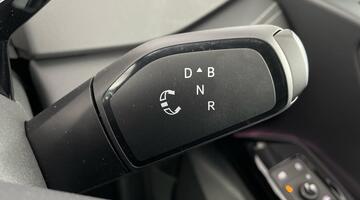 2025 Volkswagen Pro 59kWh Auto 5-door (Silver) - Image: 12