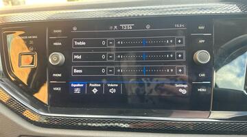 2024 Volkswagen 1.0 TSI Life DSG Euro 6 5-door (Black) - Image: 61