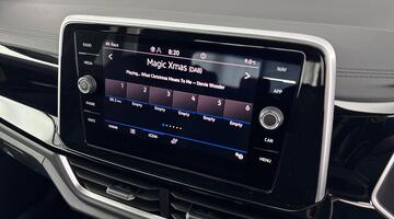 2025 Volkswagen 2.0 TSI R DSG 4Motion Euro 6 5-door (Black) - Image: 16