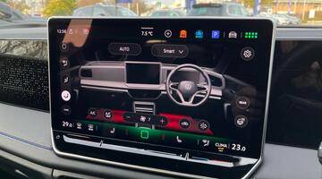 2025 Volkswagen ETSI MHEV R-Line DSG Euro 6 5-door (Grey) - Image: 17