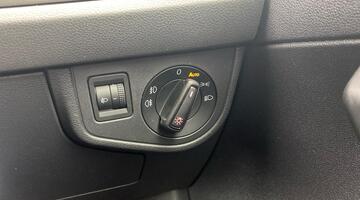 2021 Volkswagen 1.0 EVO Match Euro 6 5-door (Red) - Image: 24