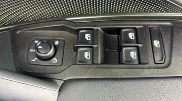 2025 Volkswagen ETSI MHEV Match DSG Euro 6 5-door (Black) - Image: 19