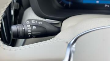 2025 Volvo 2.0 B5 MHEV Plus Auto Euro 6 5-door (Black) - Image: 46