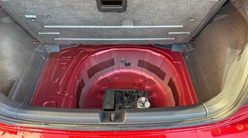 2023 Volkswagen 1.0 TSI Life Euro 6 5-door (Red) - Image: 24