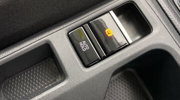 2025 Volkswagen 2.0 TDI C20 Commerce SWB Euro 6 5-door (White) - Image: 25