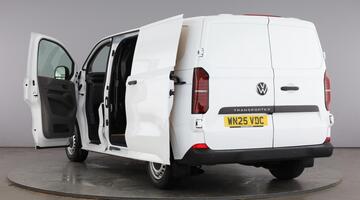 2025 Volkswagen 2.0 TDI T28 Commerce Plus FWD SWB Euro 6 5-door (White) - Image: 11