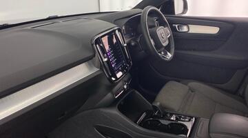 2023 Volvo 2.0 B3 MHEV Plus DCT Auto Euro 6 5-door (Black) - Image: 2