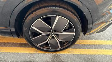 2025 Volkswagen 3.0 TDI V6 Black Edition Tiptronic 4Motion Euro 6 5-door (Black) - Image: 20