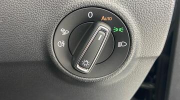 2025 Volkswagen TSI R-Line DSG 2WD Euro 6 2-door (Black) - Image: 20