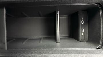 2022 Volkswagen Pro Performance 58kWh Family Auto 5-door (White) - Image: 25