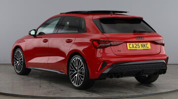 2025 Audi 2.0 TFSI Vorsprung Sportback S Tronic quattro Euro 6 5-door (Red) - Image: 3