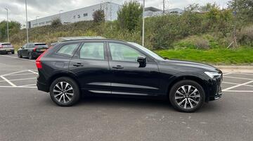 2025 Volvo 2.0 B5 MHEV Plus Auto Euro 6 5-door (Black) - Image: 4