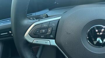 2022 Volkswagen TSI Style Euro 6 5-door (Red) - Image: 27