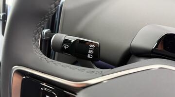 2025 Volvo Single Motor Extended Range 69kWh Plus Auto 5-door (Black) - Image: 20