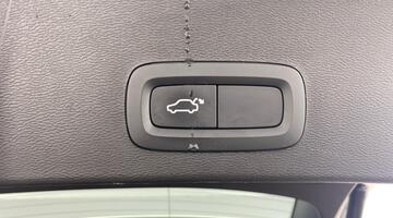 2019 Volvo 2.0 T4 Inscription Auto Euro 6 5-door (White) - Image: 17