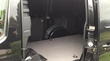 2025 Ford 250 EcoBoost Limited Auto L2 Euro 6 6-door (Black) - Image: 25