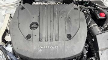 2025 Volvo 2.0 B5 MHEV Plus Auto Euro 6 5-door (White) - Image: 15