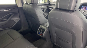 2025 Škoda 2.0 TDI SE L DSG Euro 6 5-door (Yellow) - Image: 34