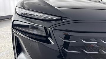 2025 Audi 83kWh S line Auto 5-door (Black) - Image: 37