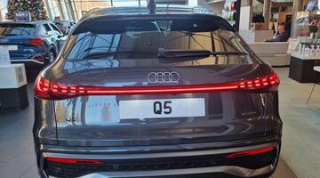 2025 Audi 2.0 TDI S line Sportback S Tronic quattro Euro 6 5-door (Grey) - Image: 5