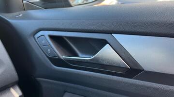 2025 Volkswagen TSI Match DSG Euro 6 5-door (Black) - Image: 23