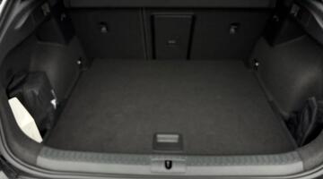 2025 CUPRA 2.0 TSI VZDSG 4-doorive Euro 6 5dr (Black) - Image: 16