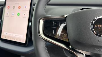 2025 Volvo Single Motor Extended Range 69kWh Plus Auto 5-door (Black) - Image: 18