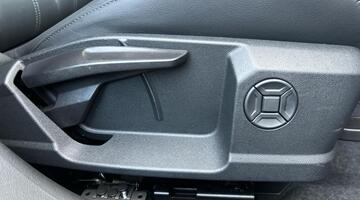 2025 Audi 2.0 TFSI S line S Tronic Euro 6 5-door (Red) - Image: 15