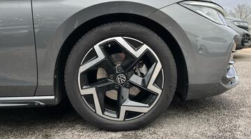 2025 Volkswagen ETSI MHEV R-Line DSG Euro 6 5-door (Grey) - Image: 5