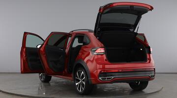2022 Volkswagen 1.0 TSI R-Line Euro 6 5-door (Red) - Image: 11