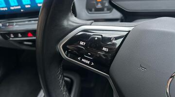 2020 Volkswagen Pro Performance 58kWh Life Auto 5-door (Silver) - Image: 34