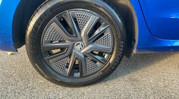 2023 Škoda 1.0 MPI Colour Edition Euro 6 5-door (Blue) - Image: 11