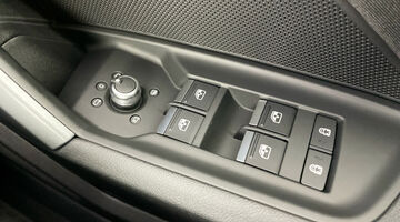 2025 Audi TFSIe 40 Sport Sportback S Tronic Euro 6 5-door 17.9kWh (Blue) - Image: 19