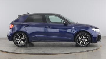 2025 Audi 1.0 TFSI 30 Black Edition Sportback S Tronic Euro 6 5-door (Blue) - Image: 4