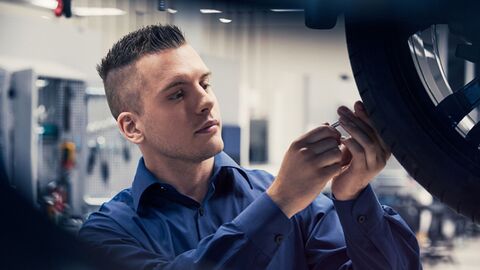 Care for your Volvo with a service plan