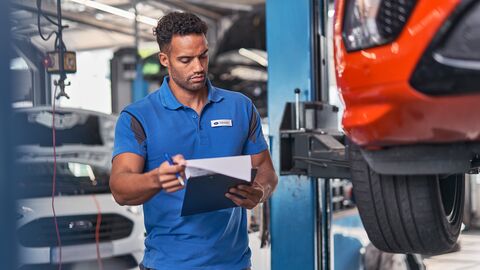 Book your Ford MOT with Mon Motors