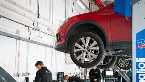 Affordable SEAT servicing with Mon Motors