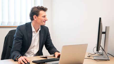 Drive your career forward with Mon Motors