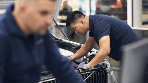 Book your service with Mon Motors Volvo