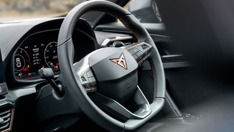 Sell your car to Mon Motors