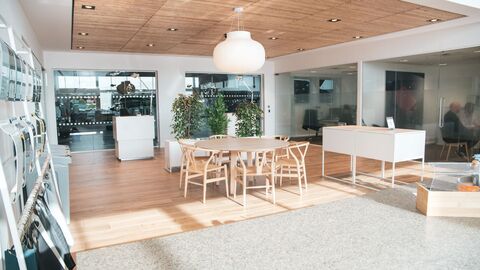 Why choose Volvo business leasing with Mon Motors?