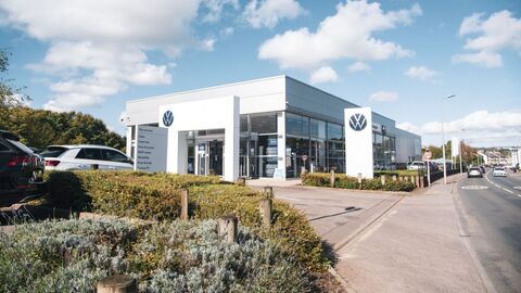 Find your local Mon Motors dealership